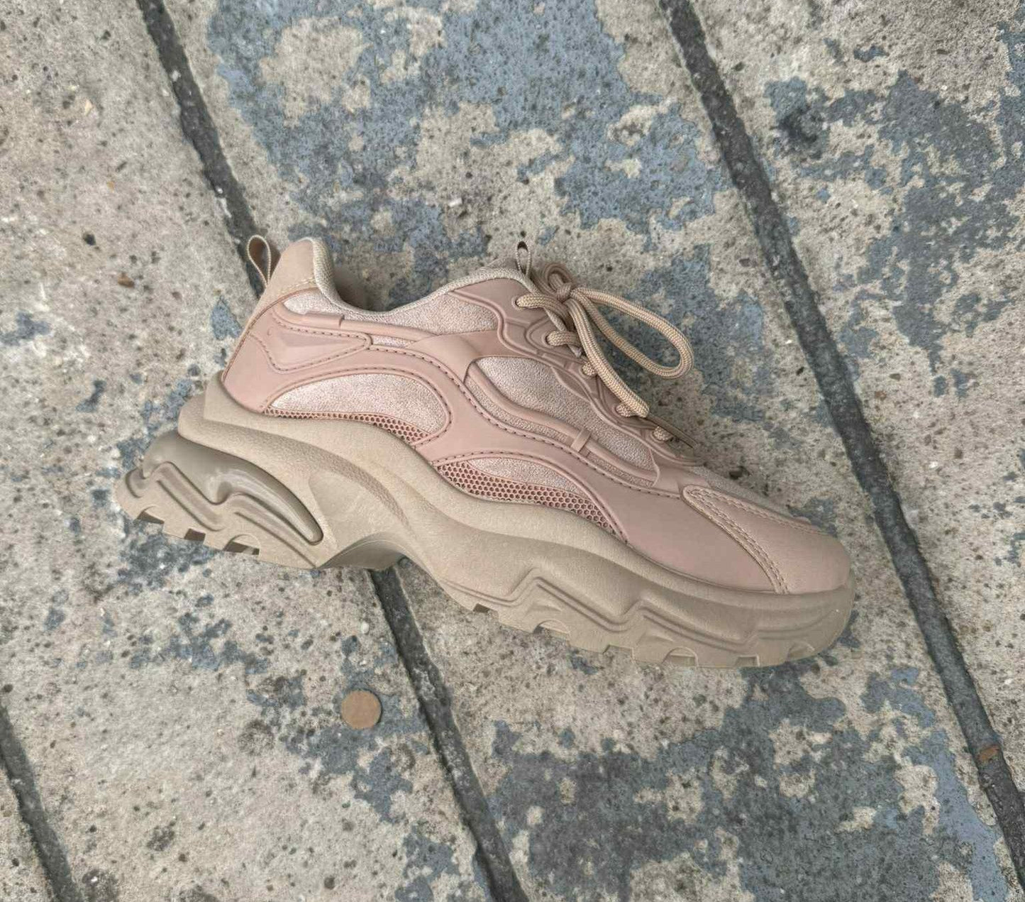 Sneaker Maud – Beige PU Leather Sneakers for Everyday Style