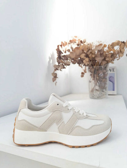 Sneaker Bo – Minimalist Beige & White PU Leather Sneakers for Everyday Style