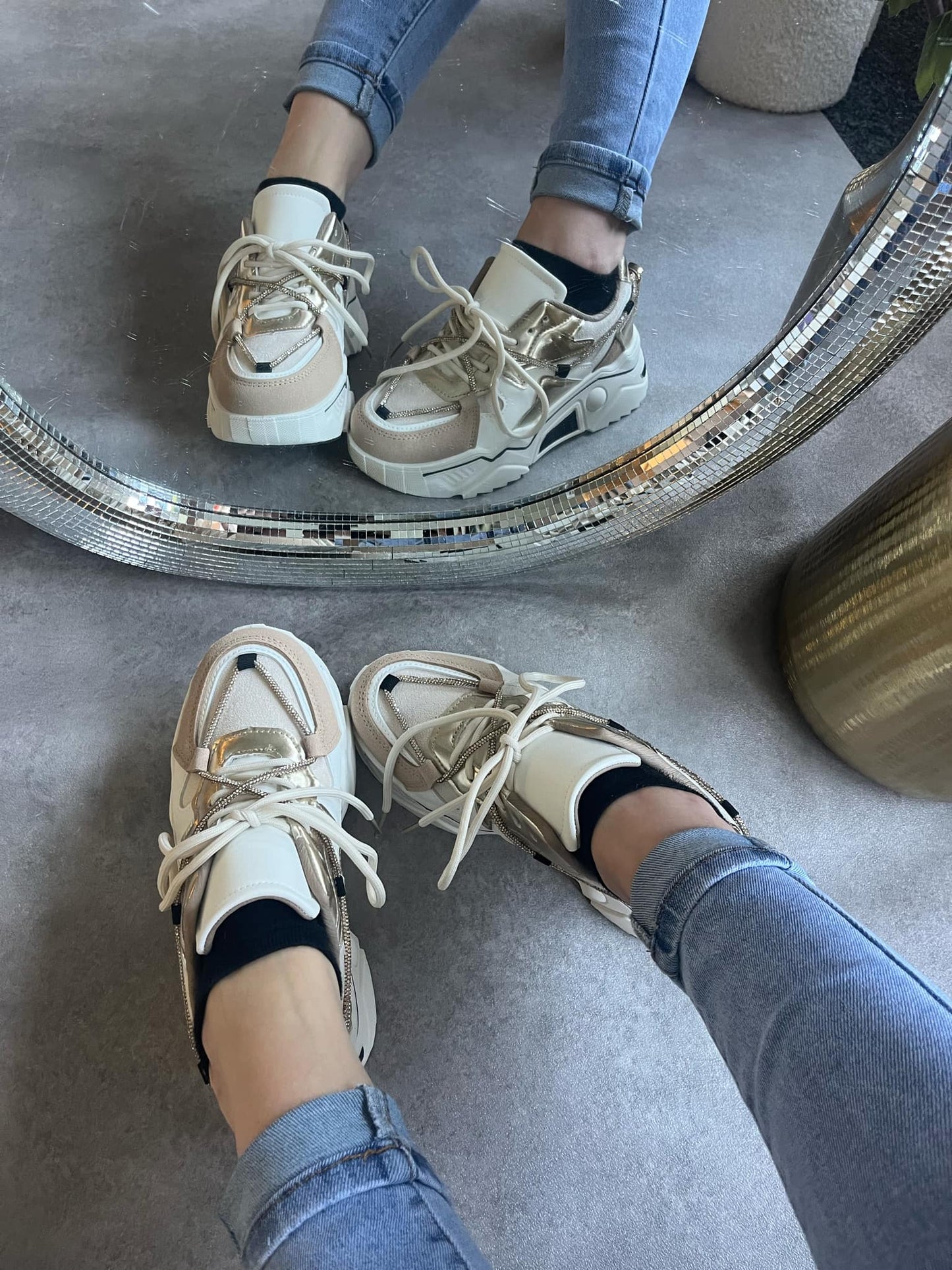 Sneakers Elvira Beige – Girls' PU Leather Sneakers in White, Gold & Beige