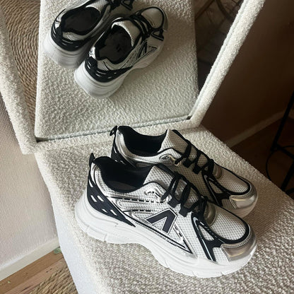 Sneakers Mirelle Black – PU Leather Sneakers with Black Laces & V Logo