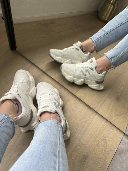 Sneaker Dana – White & Light Grey PU Leather Sneakers for Women
