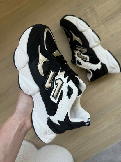 Sneaker Dana – Black & Gold PU Leather Sneakers with White Sole