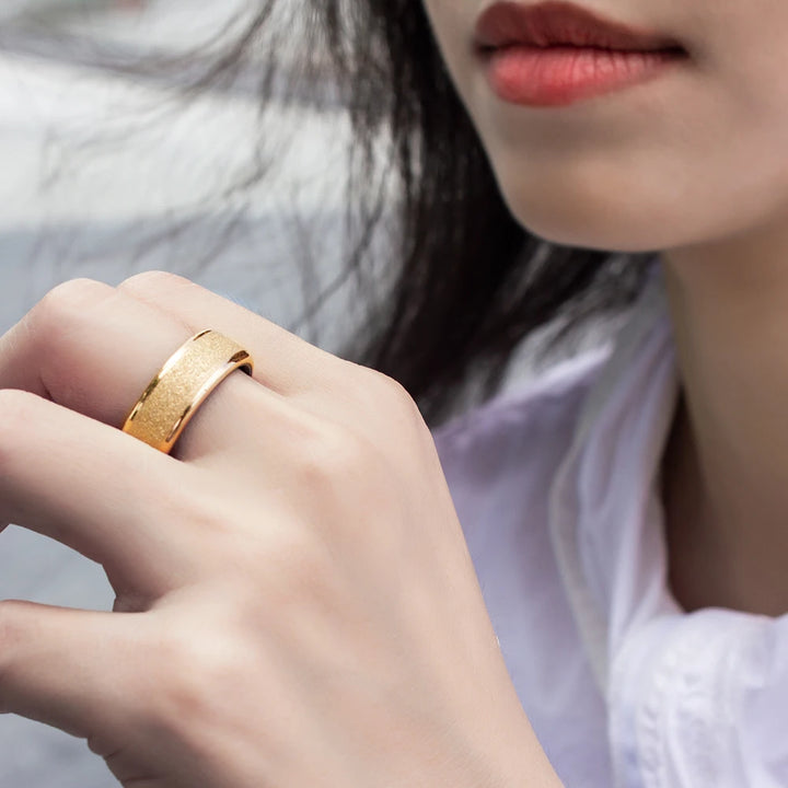 R10 Smart Ring – Health & Sleep Monitor with Charging Case