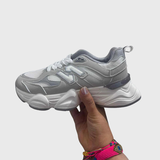 Sneaker Dana – Light Grey & White PU Leather Sneakers for Women