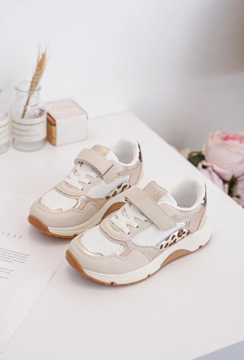 Kids Sneakers Zoë Beige – Gold Accent PU Leather Shoes with Leopard Print