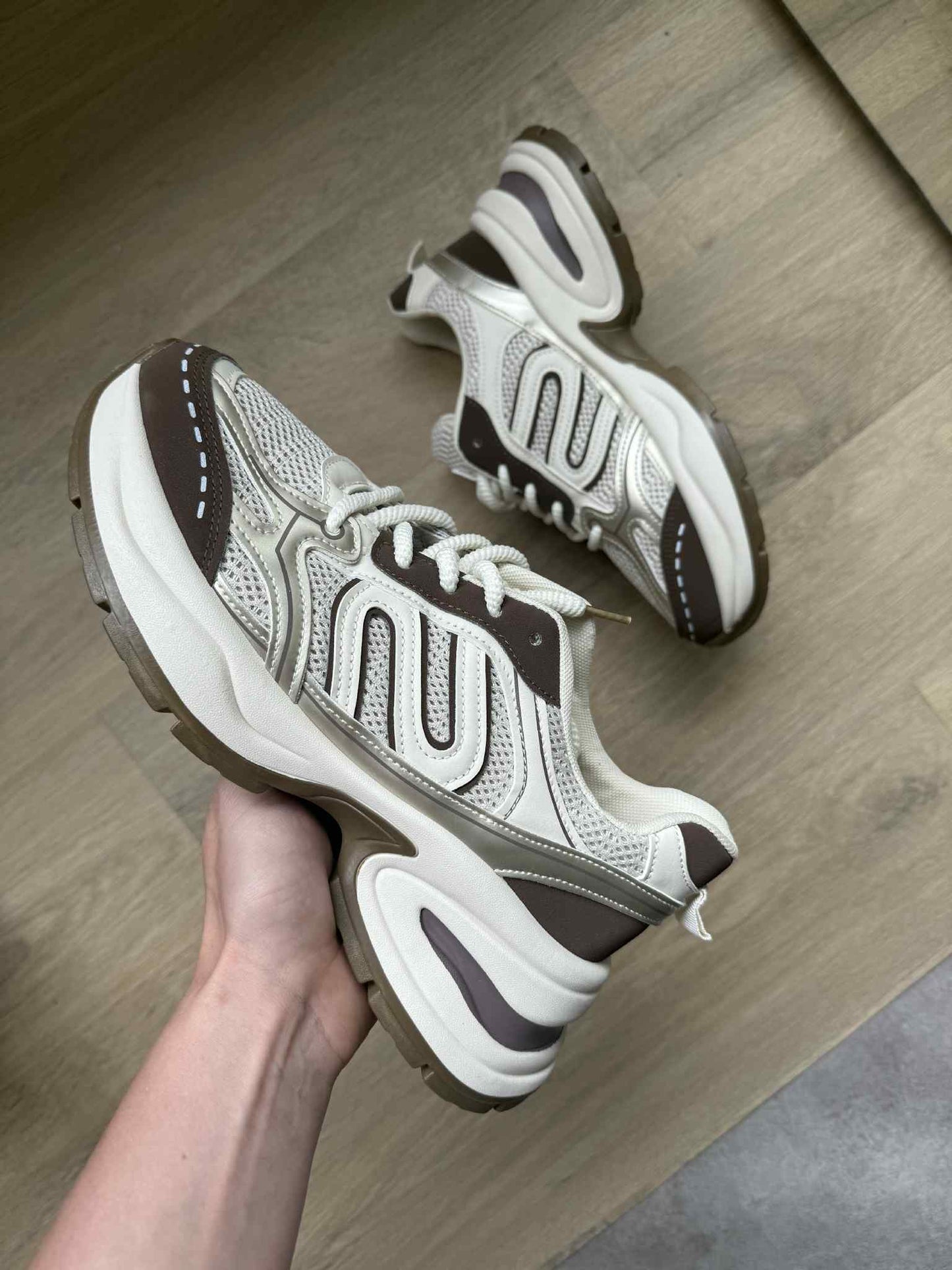 Sneaker Mira – Beige & Brown PU Leather Sneakers for Women